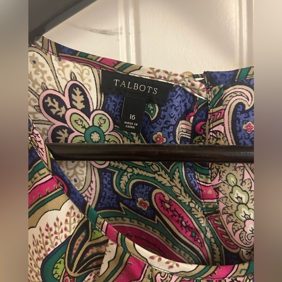 Talbots size 16 silk paisley top. All Talbots, Ralph Lauren can be bundled 4/100 - Picture 2 of 2